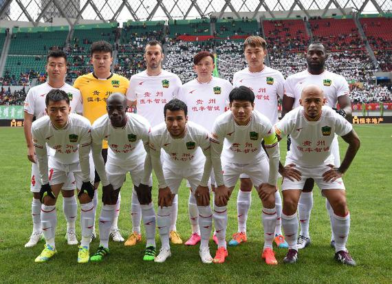 手感不错！杨瀚森首节空接+勾手+三分，得到10分2板1助